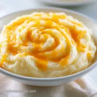 Cheesy Garlic Mashed Potatoes: Velvety Smooth